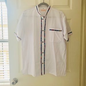 NWOT Men’s Guayabera Buttoned Collared Shirt